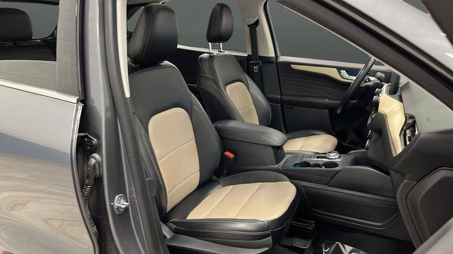 Used 2021 Ford Escape Titanium w/ Titanium Elite Package image 25