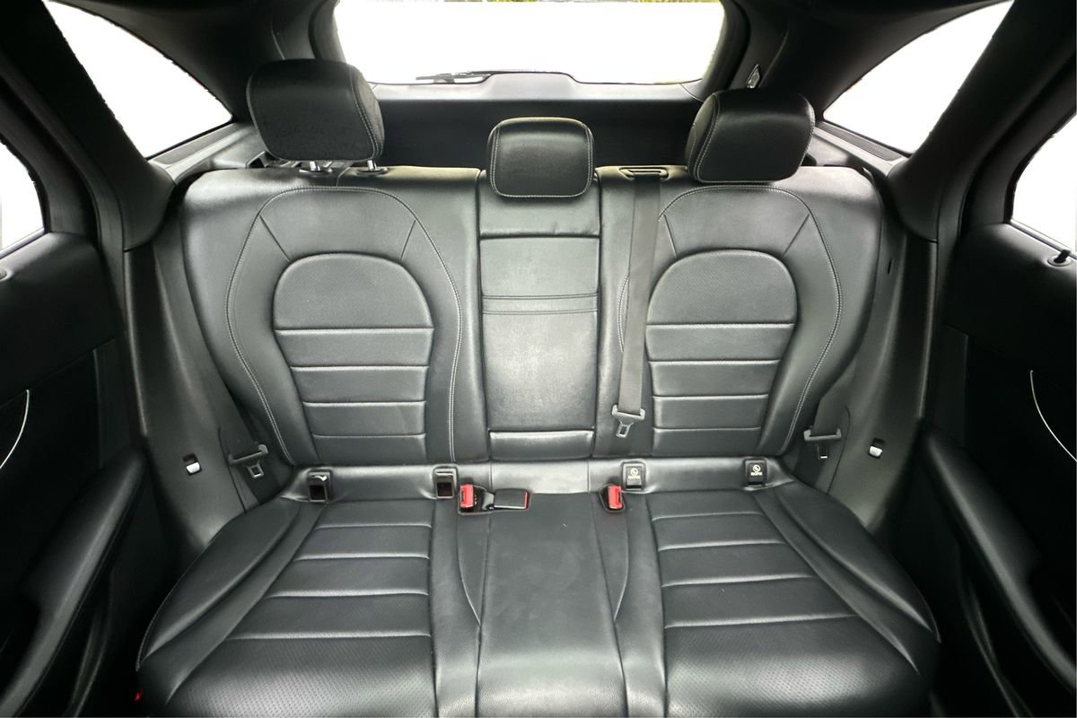 Used 2018 Mercedes-Benz GLC 300 w/ Premium Package image 14
