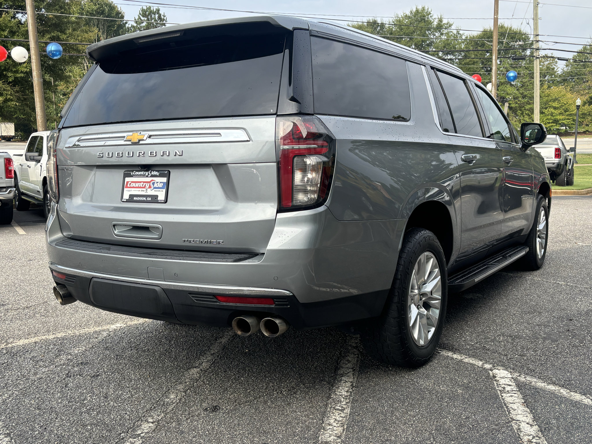 Used 2023 Chevrolet Suburban Premier AWD/4WD image 7