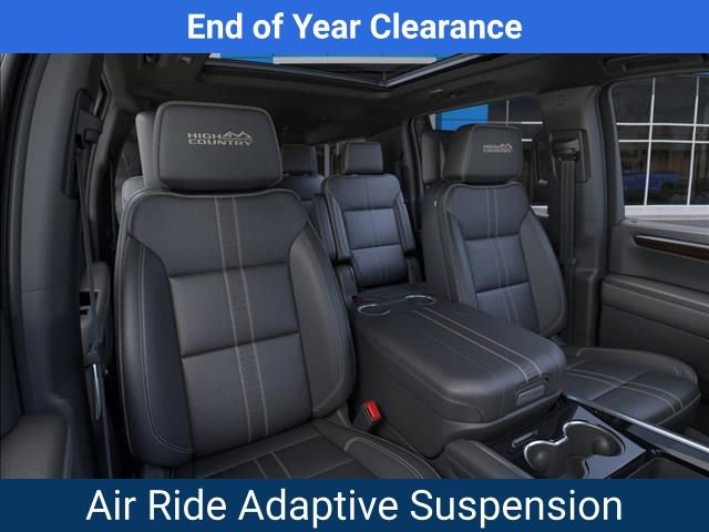 New 2025 Chevrolet Suburban High Country image 18