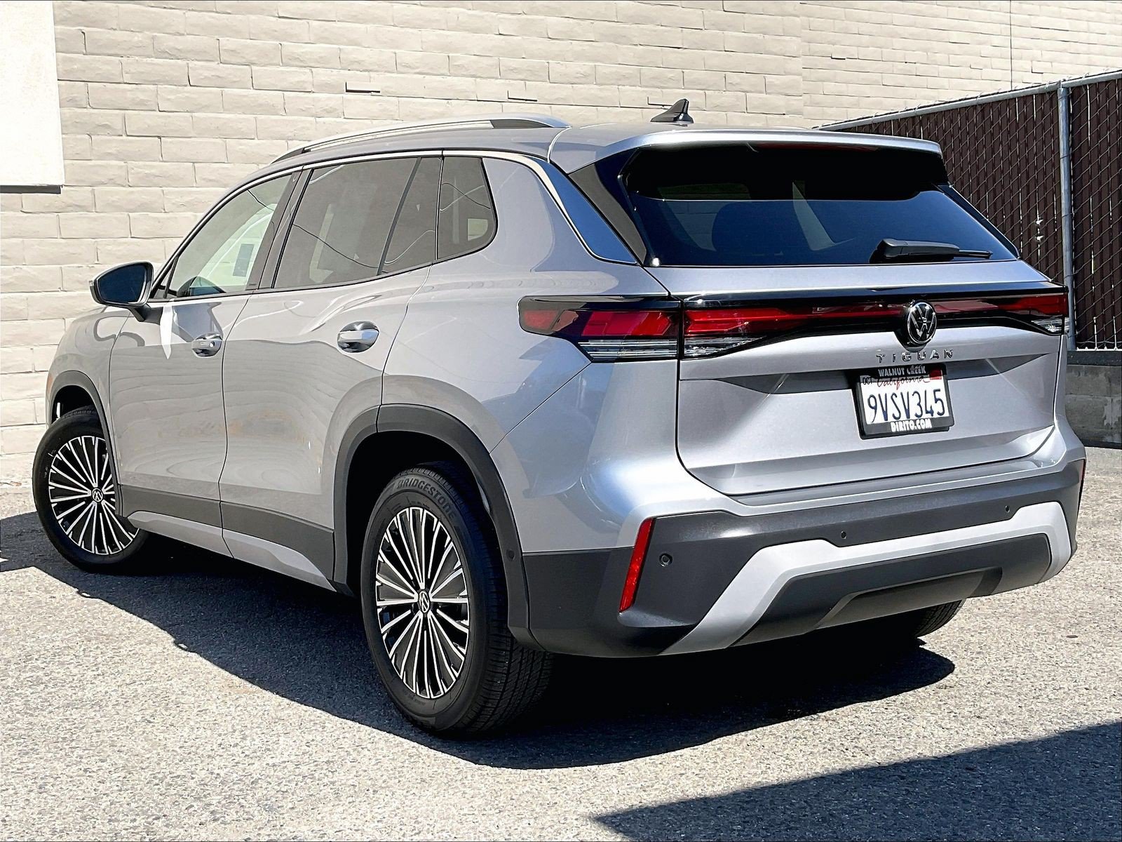 Certified 2025 Volkswagen Tiguan S FWD image 9