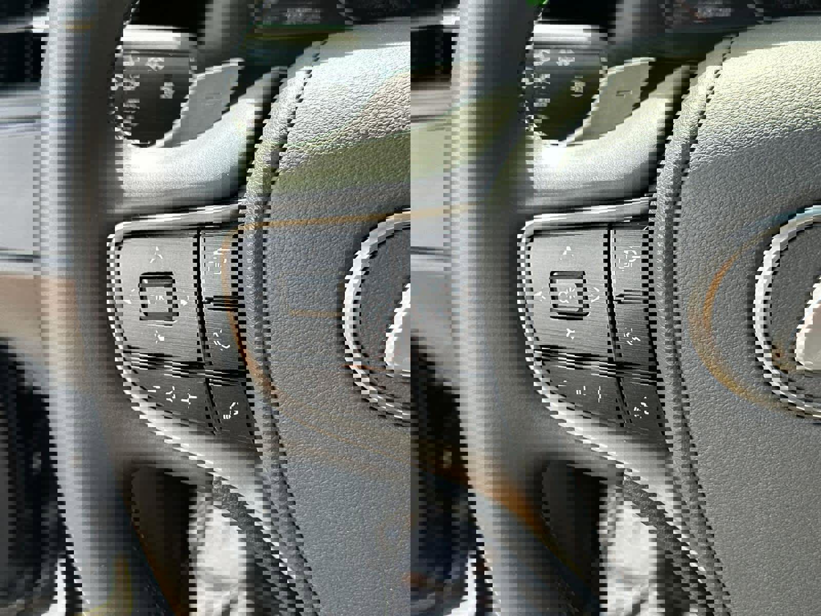 Used 2024 Lexus ES 300h w/ Premium Package image 24