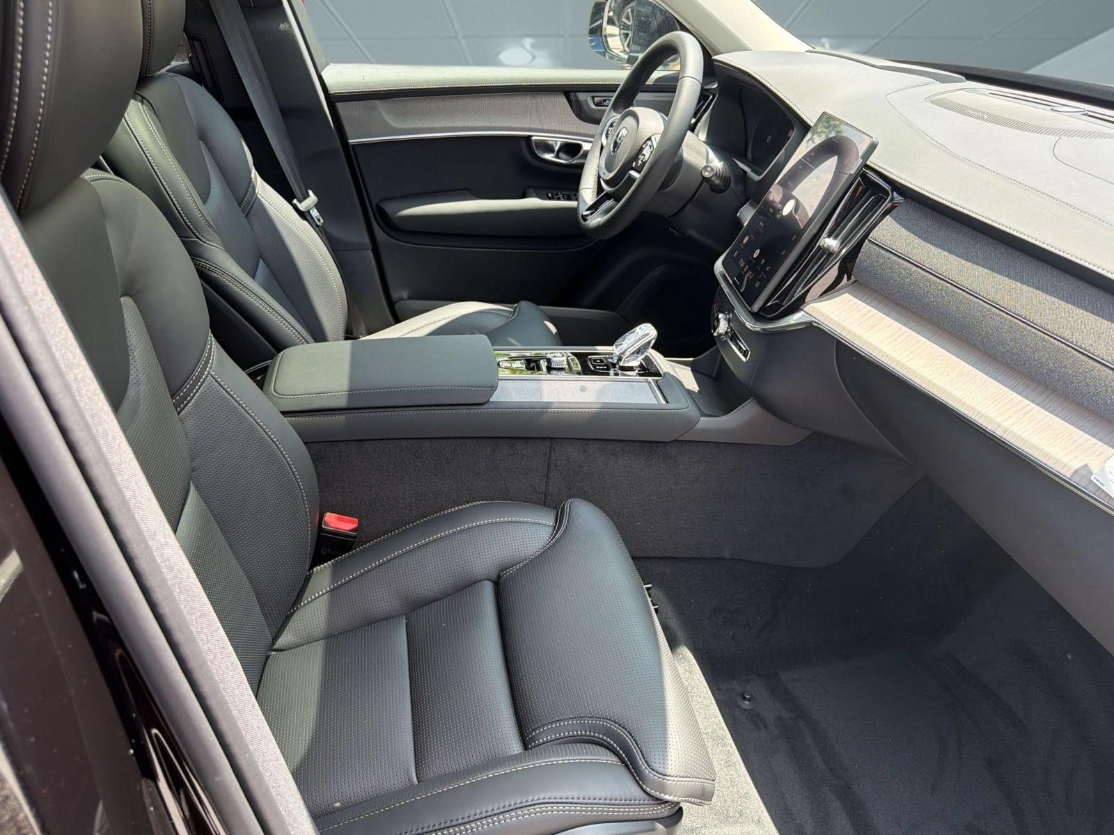 New 2026 Volvo XC90 B6 Ultra w/ Protection Package AWD/4WD image 24