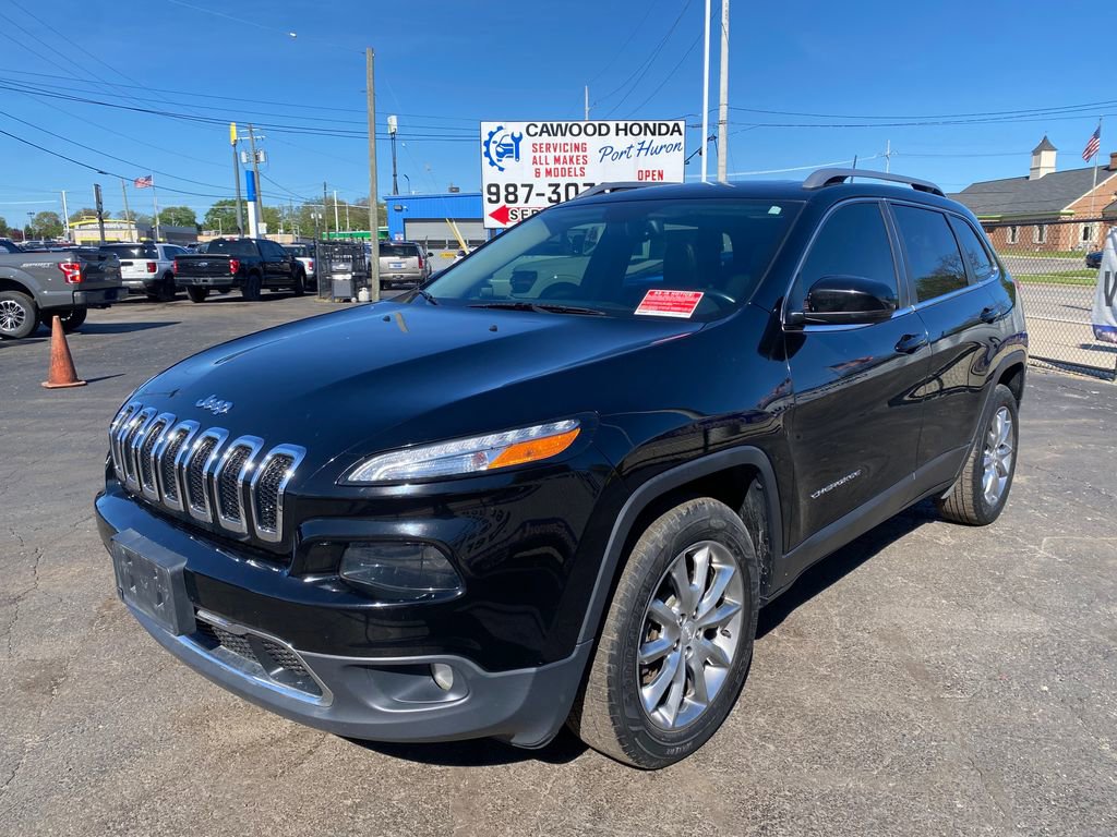 Used 2017 Jeep Cherokee Limited w/ Luxury Group AWD/4WD image 8