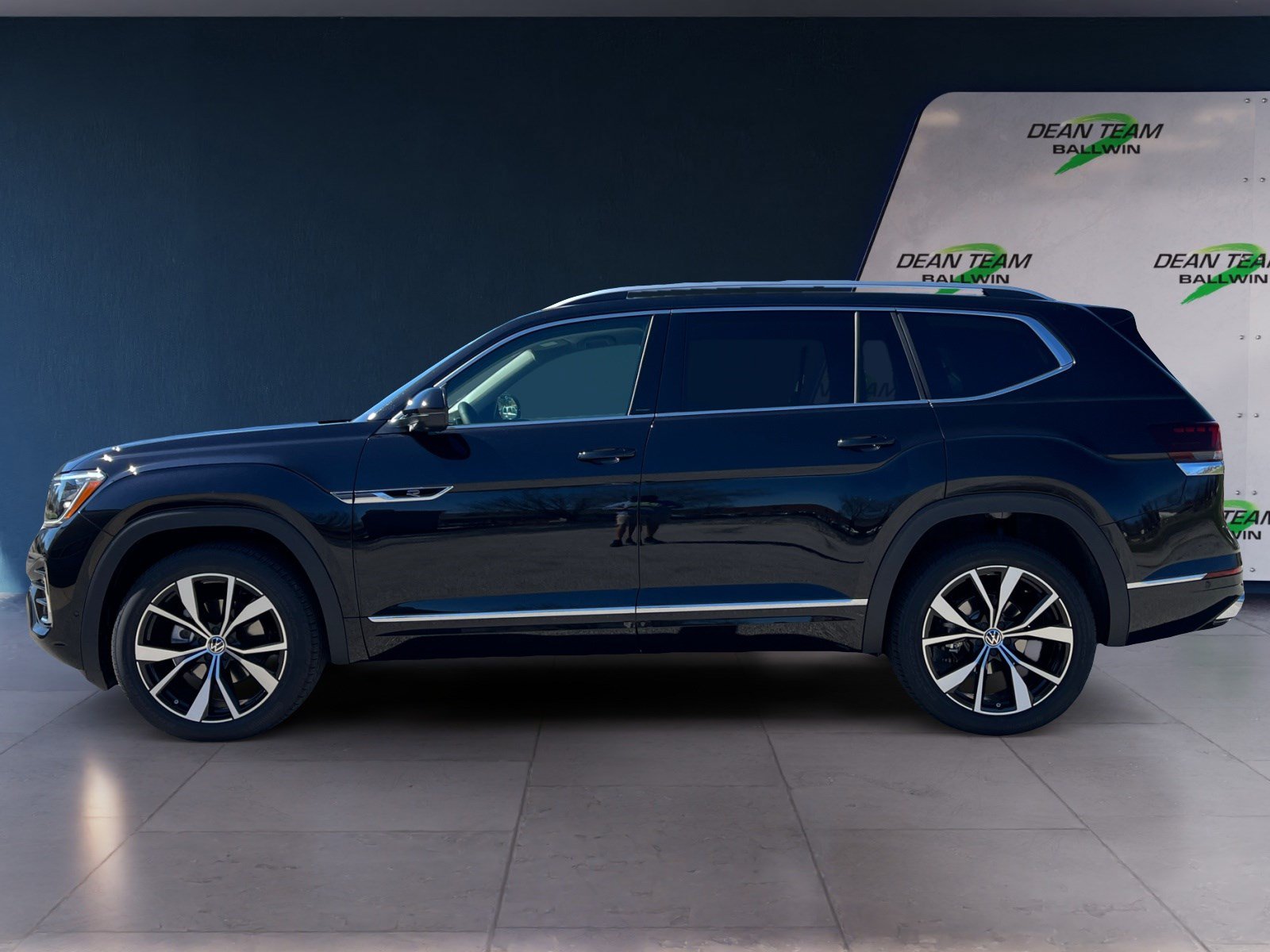New 2026 Volkswagen Atlas SEL Premium R-Line AWD/4WD image 4