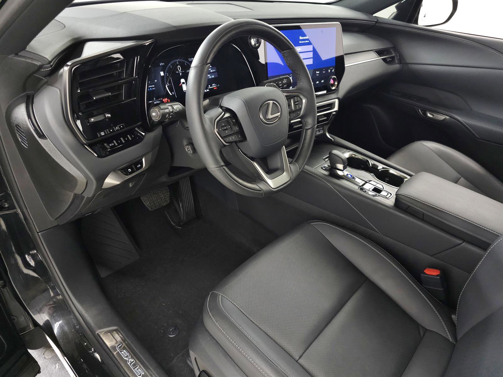 Used 2025 Lexus RX 350 F Sport w/ Accessory Package (Z1) AWD/4WD image 16