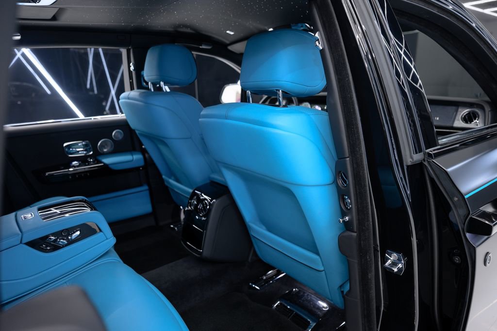 Used 2023 Rolls-Royce Phantom Sedan image 55