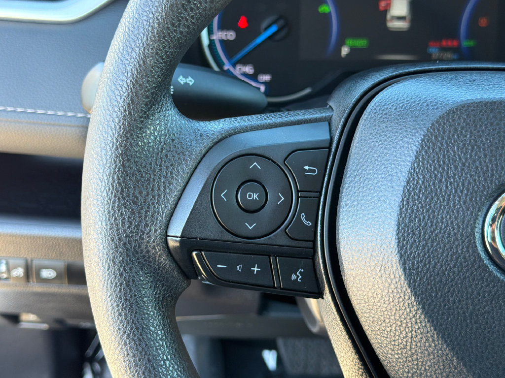 Used 2025 Toyota RAV4 XLE AWD/4WD image 23