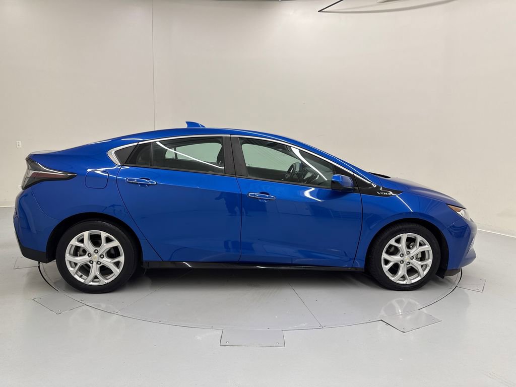 Used 2018 Chevrolet Volt Premier w/ Driver Confidence Package FWD image 6