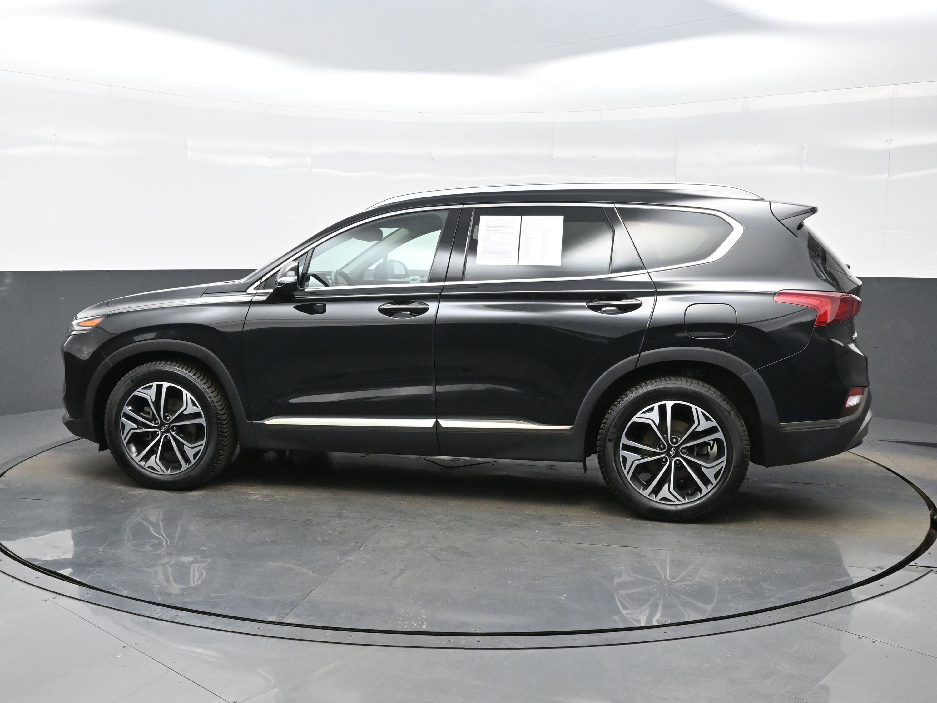 Used 2020 Hyundai Santa Fe Limited image 3