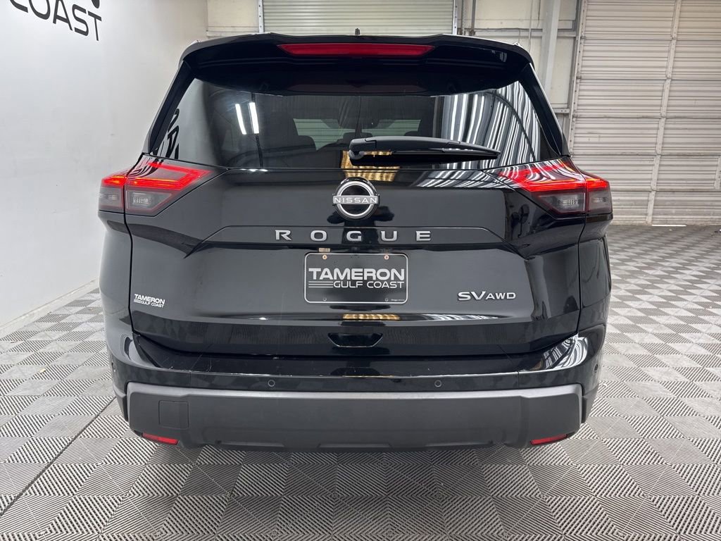 Used 2024 Nissan Rogue SV image 9