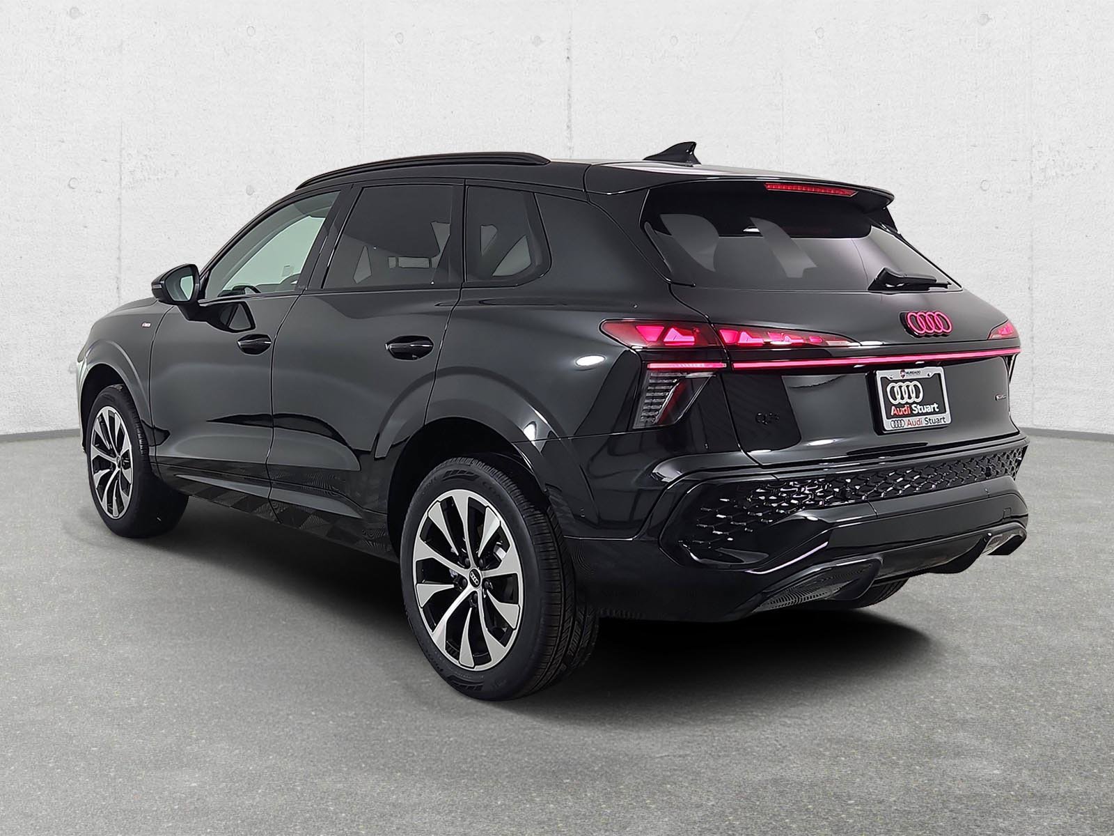 New 2026 Audi Q3 quattro 2.0T AWD/4WD image 5