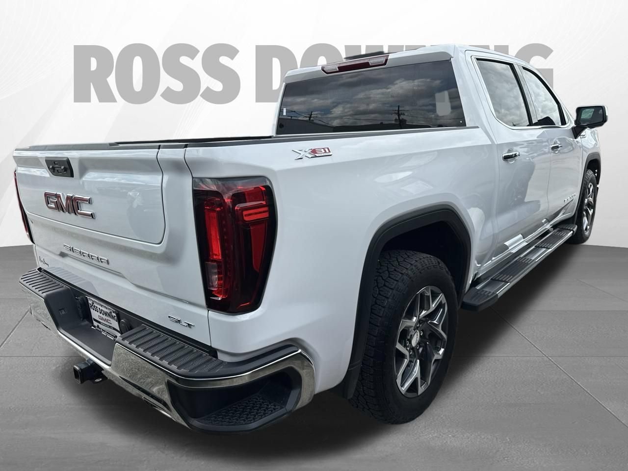 Used 2026 GMC Sierra 1500 SLT AWD/4WD image 4