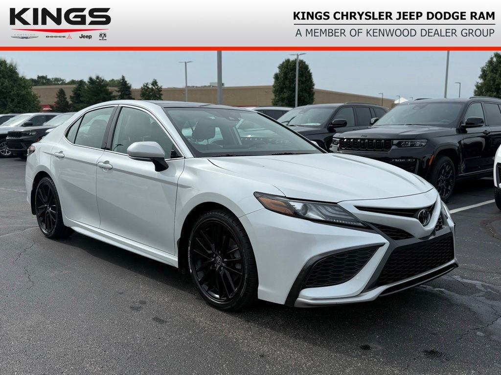 Used 2021 Toyota Camry XSE FWD image 1