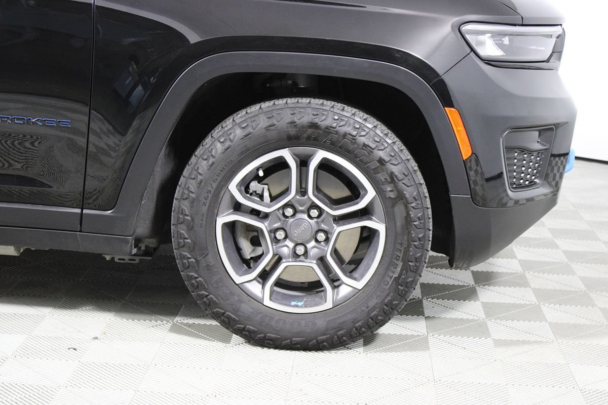 Used 2023 Jeep Grand Cherokee Trailhawk AWD/4WD image 43