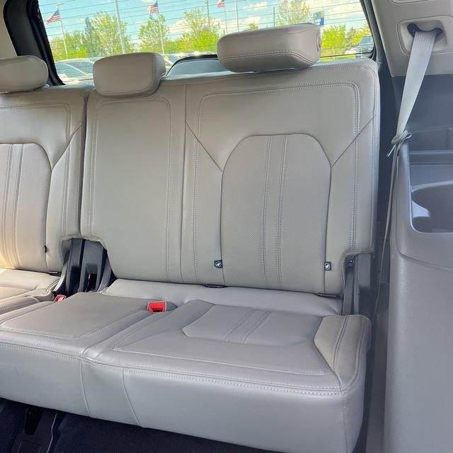 Used 2020 Ford Expedition Limited w/ Special Edition Package AWD/4WD image 9
