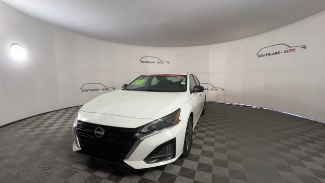 Certified 2025 Nissan Altima 2.5 SV image 3