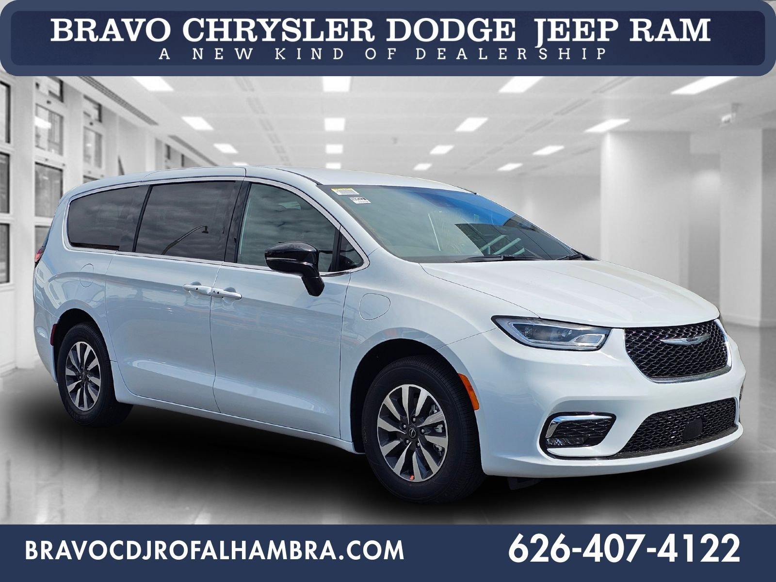 New 2026 Chrysler Pacifica Select