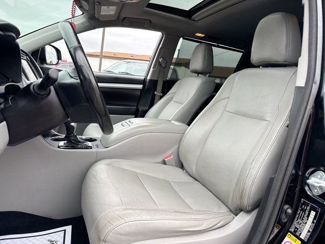 Used 2017 Toyota Highlander XLE AWD/4WD image 11