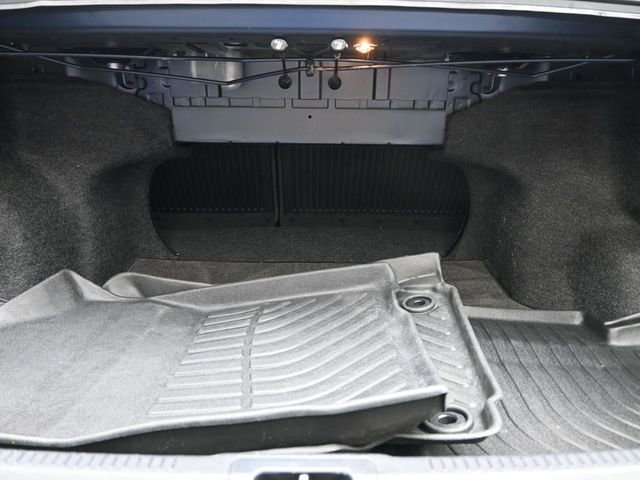 Used 2016 Toyota Camry LE image 24