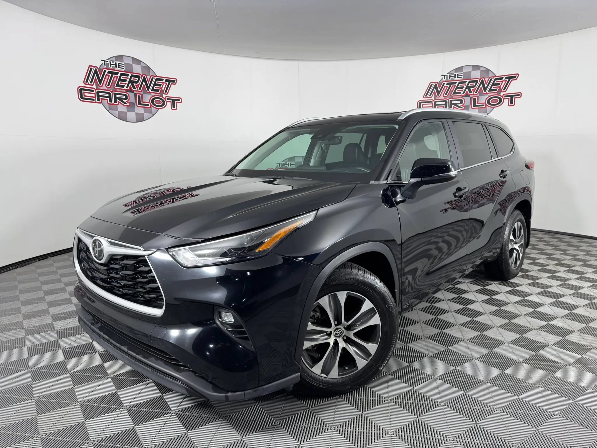 Used 2023 Toyota Highlander XLE