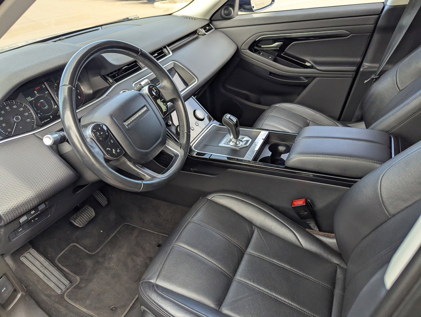 Used 2020 Land Rover Range Rover Evoque S image 25