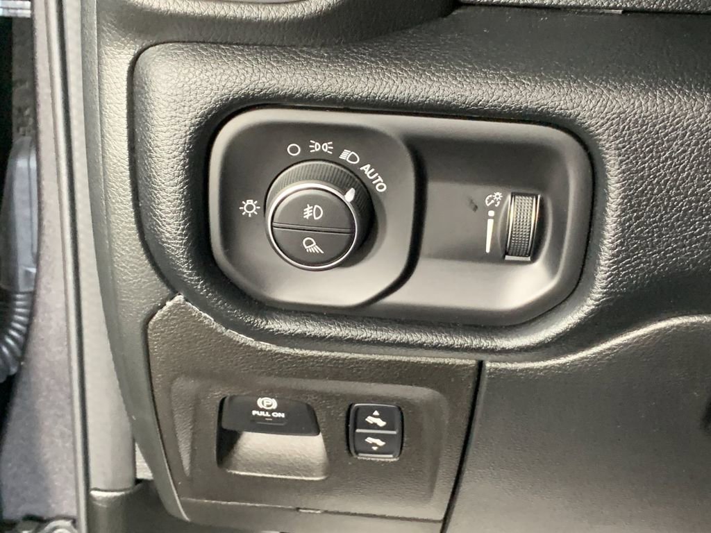 Used 2022 RAM 1500 Big Horn AWD/4WD image 17