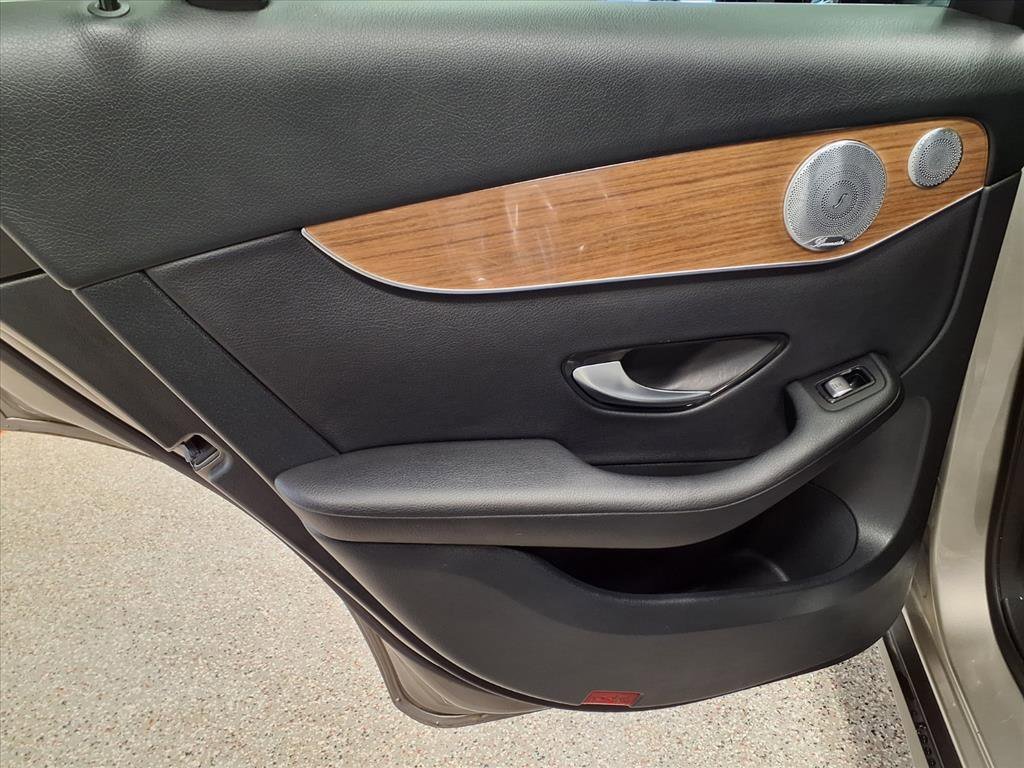 Used 2019 Mercedes-Benz GLC 300 4MATIC image 8