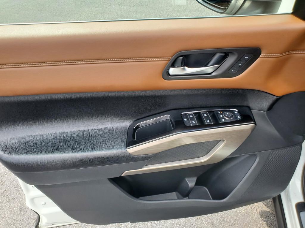 Used 2023 Nissan Pathfinder Platinum FWD image 19
