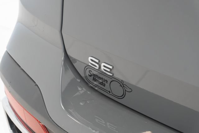 Used 2023 Volkswagen Taos SE w/ Panoramic Sunroof Package FWD image 12