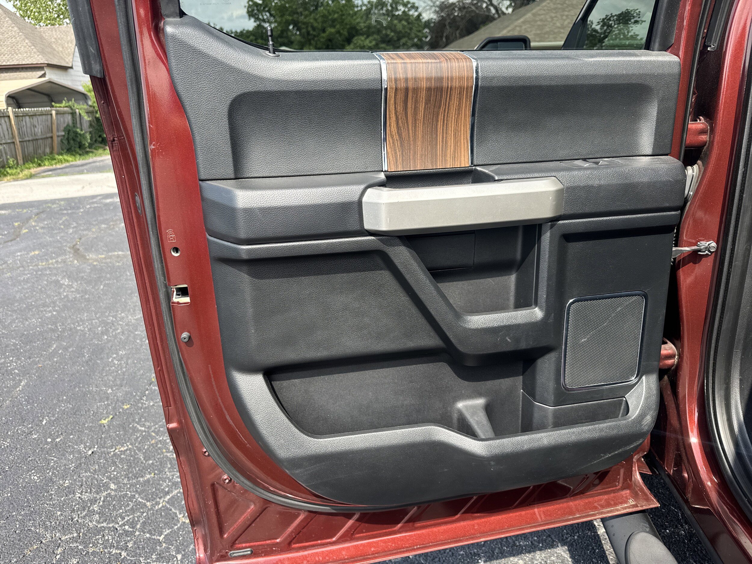 Used 2016 Ford F150 Lariat AWD/4WD image 8