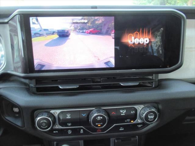 Certified 2024 Jeep Gladiator Sport AWD/4WD image 29