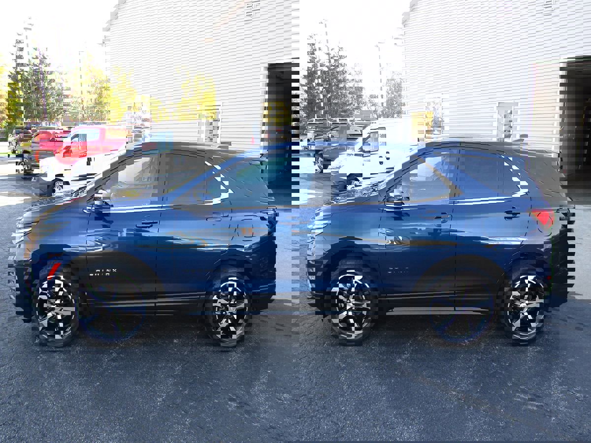 Used 2022 Chevrolet Equinox LT image 2