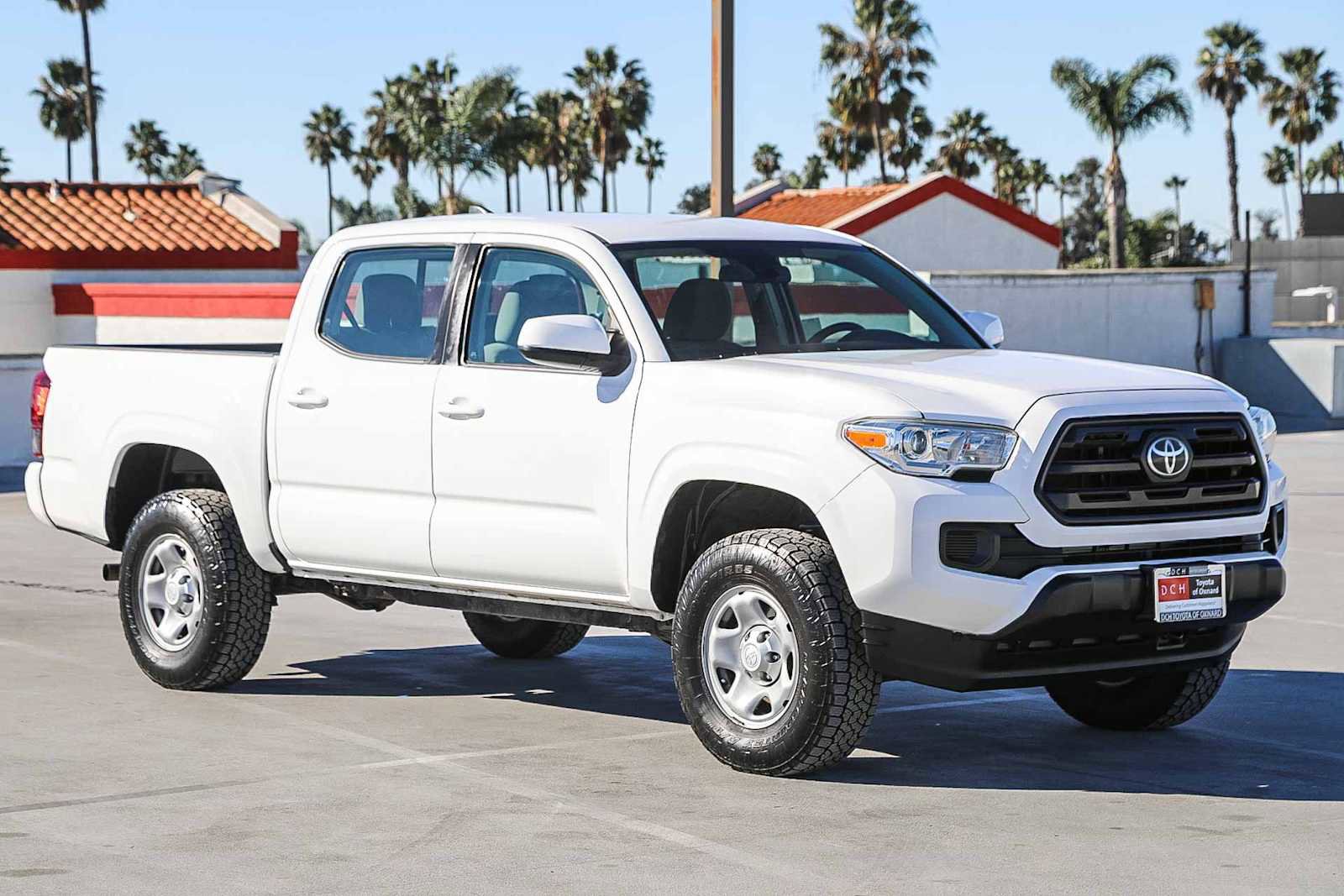 Certified 2018 Toyota Tacoma SR w/ SR Convenience Package image 4