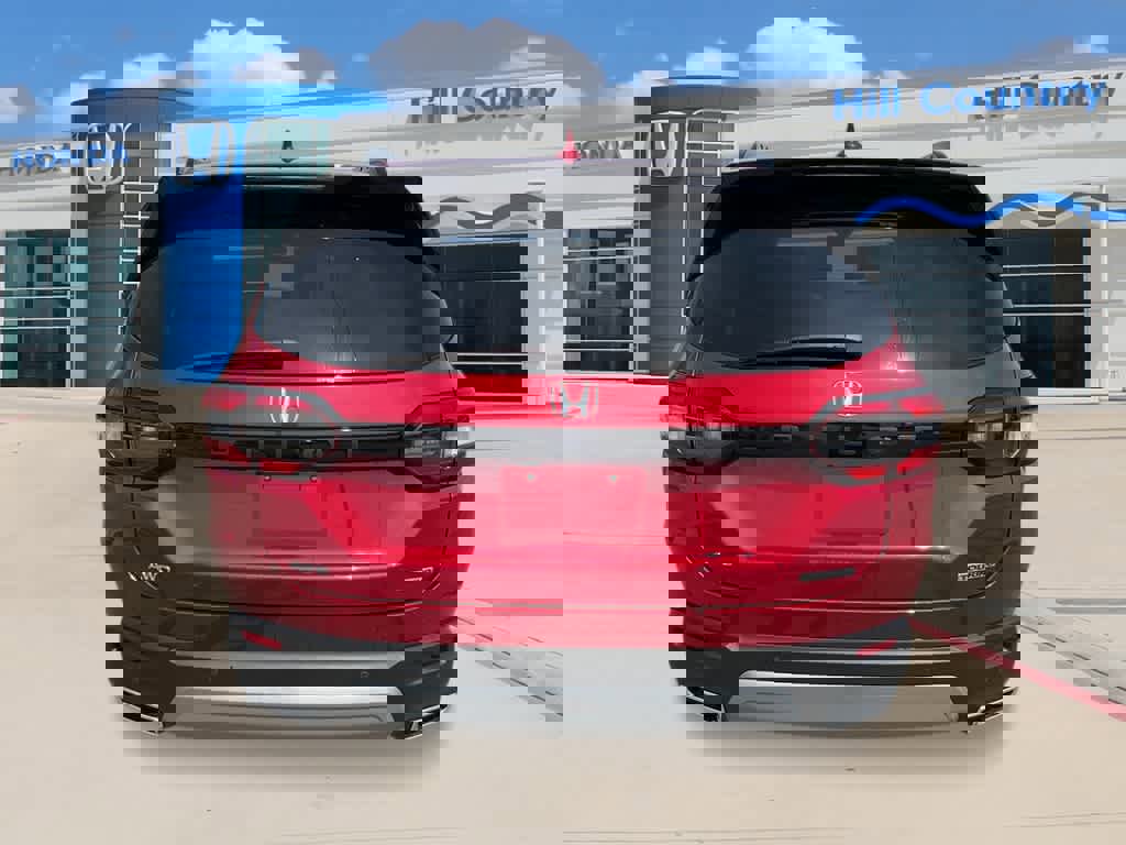 New 2025 Honda Pilot Touring image 4