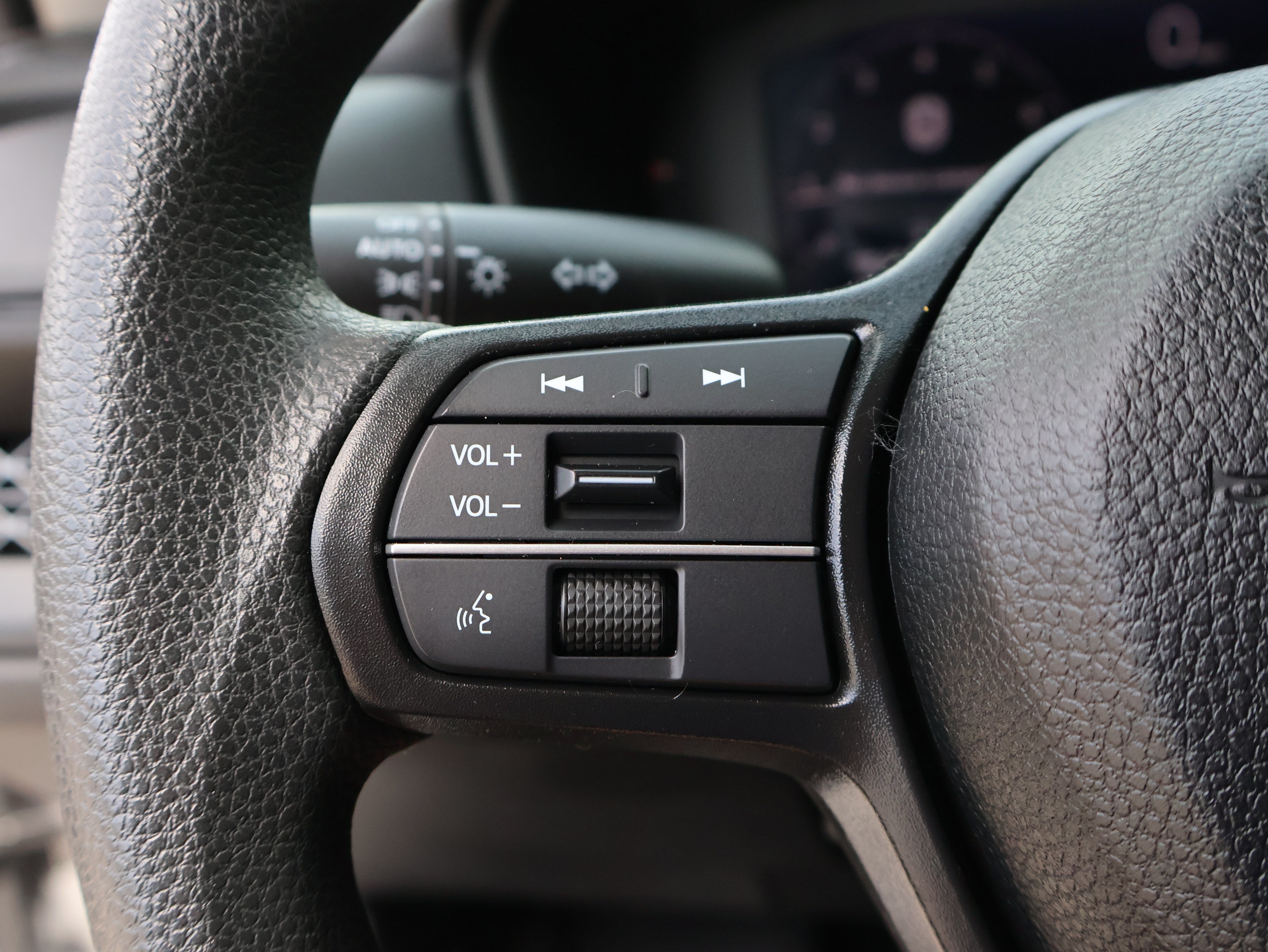 Used 2025 Honda Accord LX image 38