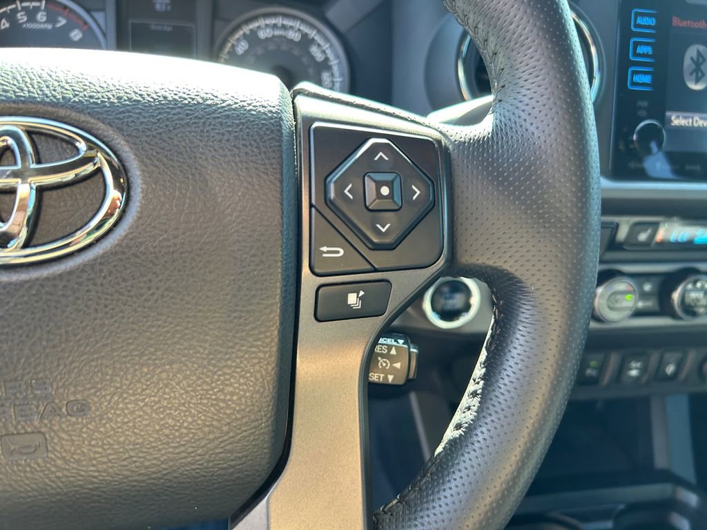 Used 2016 Toyota Tacoma TRD Off-Road AWD/4WD image 16