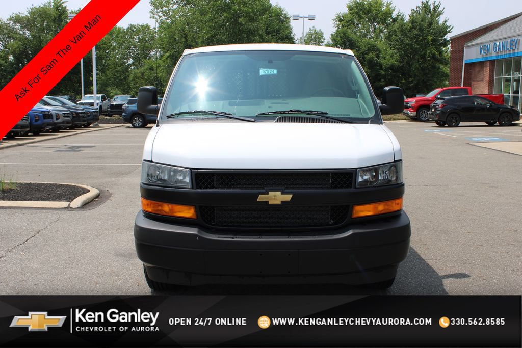 New 2026 Chevrolet Express 2500 Extended w/ Driver Convenience Package RWD image 4