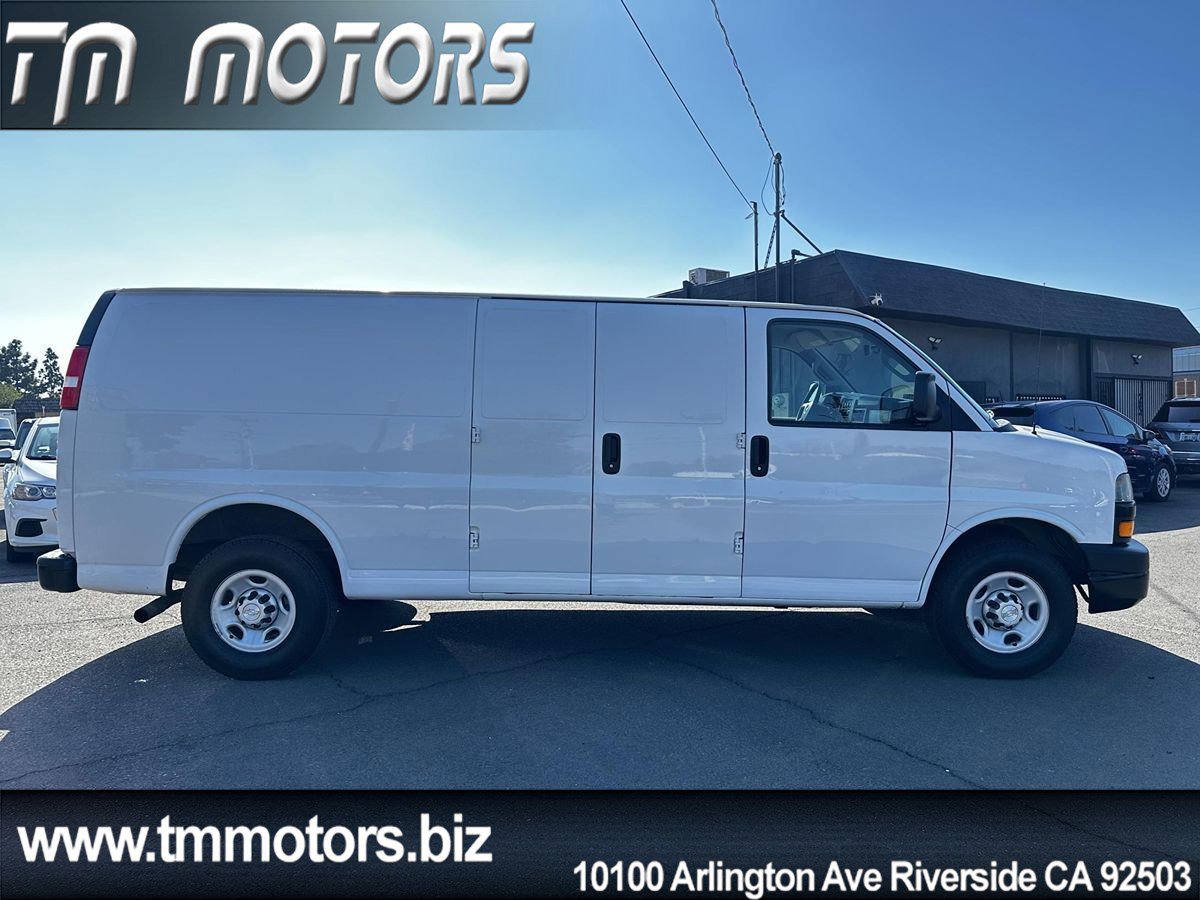 Used 2019 Chevrolet Express 2500 Extended image 17