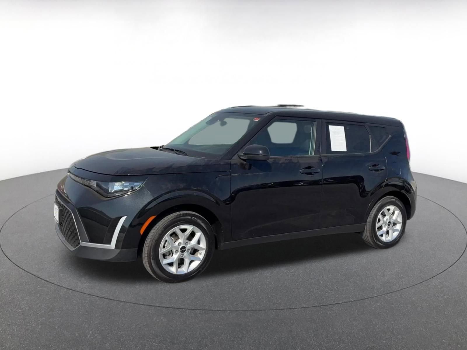 Used 2025 Kia Soul LX w/ LX Technology Package image 8