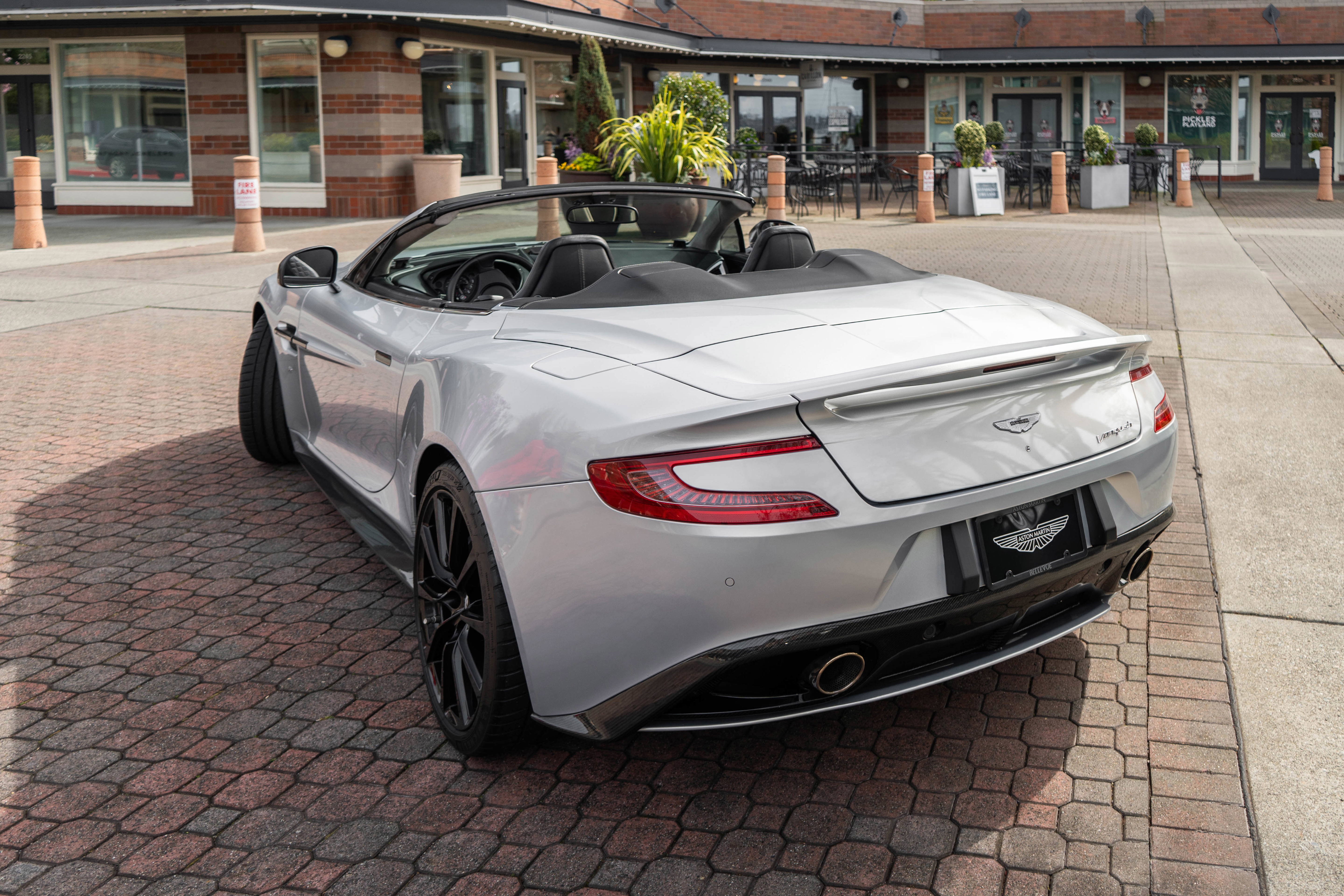 Used 2016 Aston Martin Vanquish Volante image 45