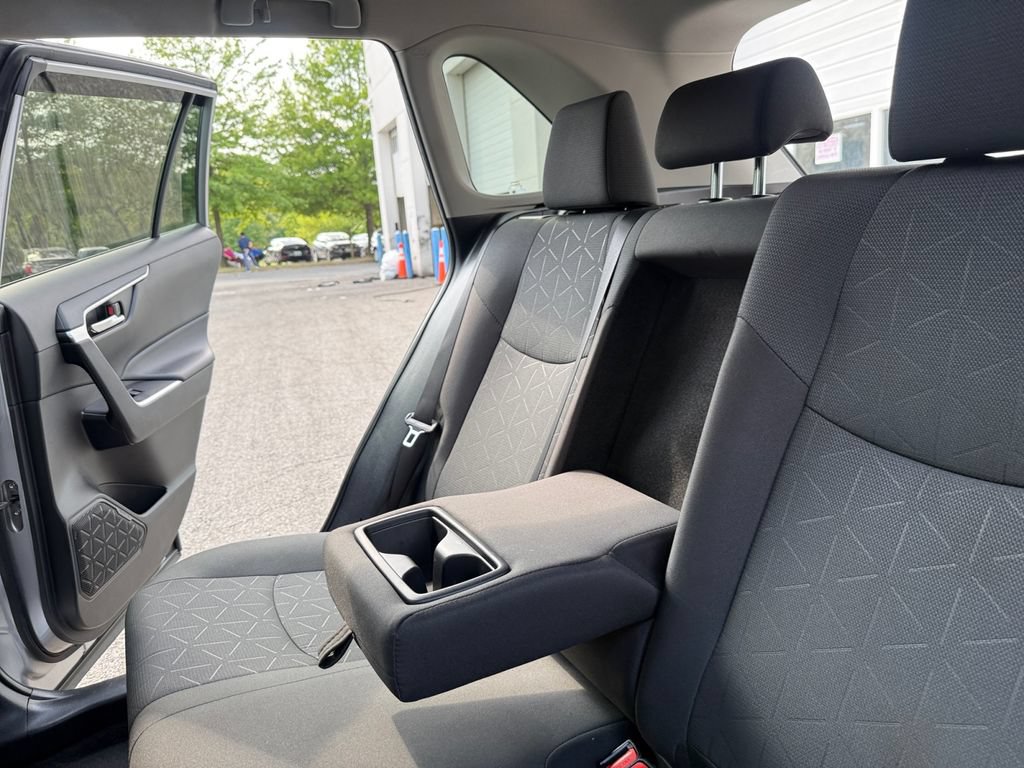 Used 2024 Toyota RAV4 XLE FWD image 26