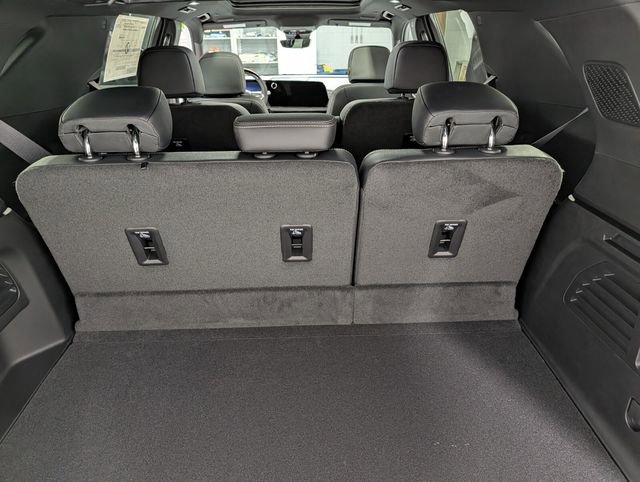 New 2026 Chevrolet Traverse High Country image 17