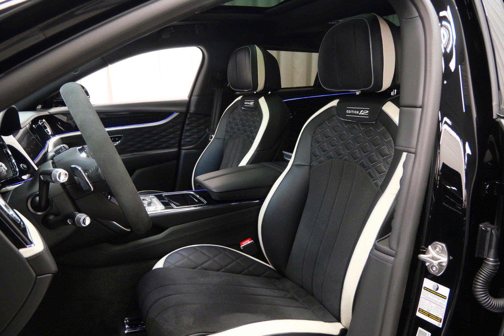 Used 2024 Bentley Flying Spur W12 image 25