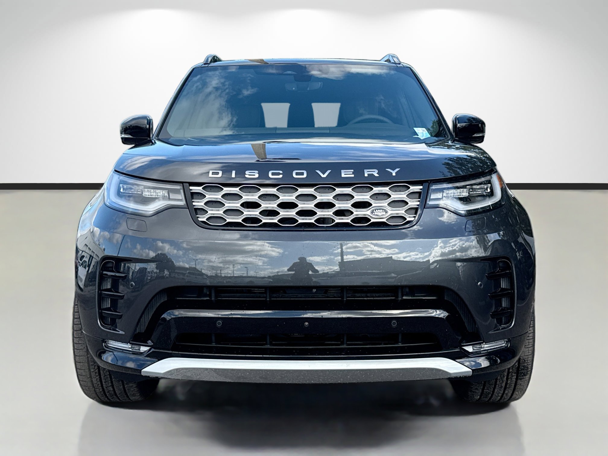 New 2026 Land Rover Discovery Limited Edition image 8