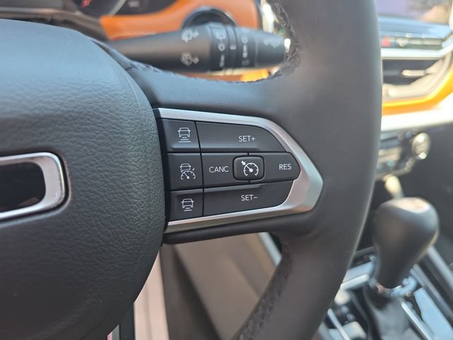 Used 2025 Jeep Compass Limited w/ Sun & Sound Group AWD/4WD image 18