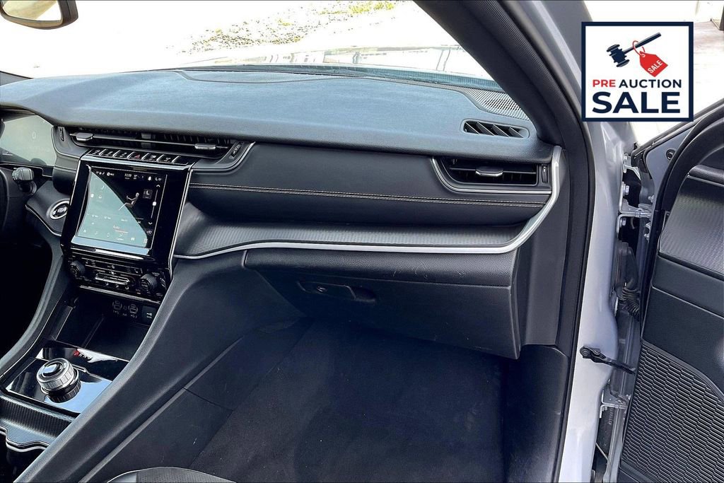 Used 2024 Jeep Grand Cherokee Altitude AWD/4WD image 16