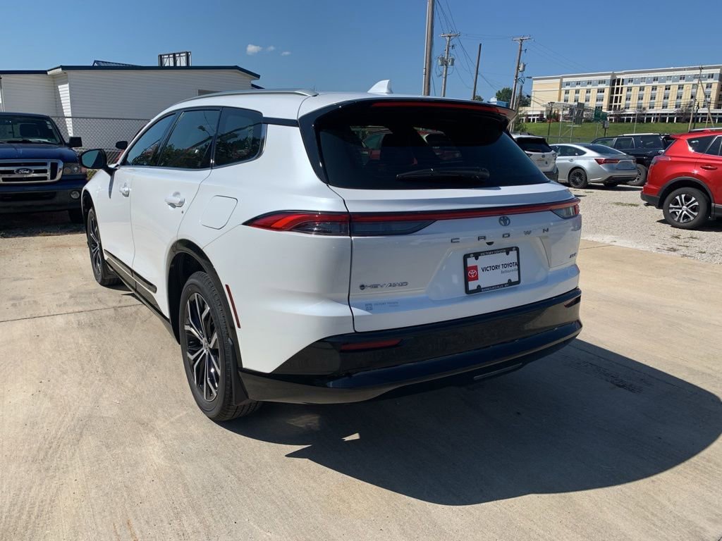 New 2025 Toyota Crown Signia image 6