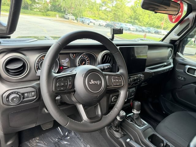 Used 2022 Jeep Wrangler Sport AWD/4WD image 13