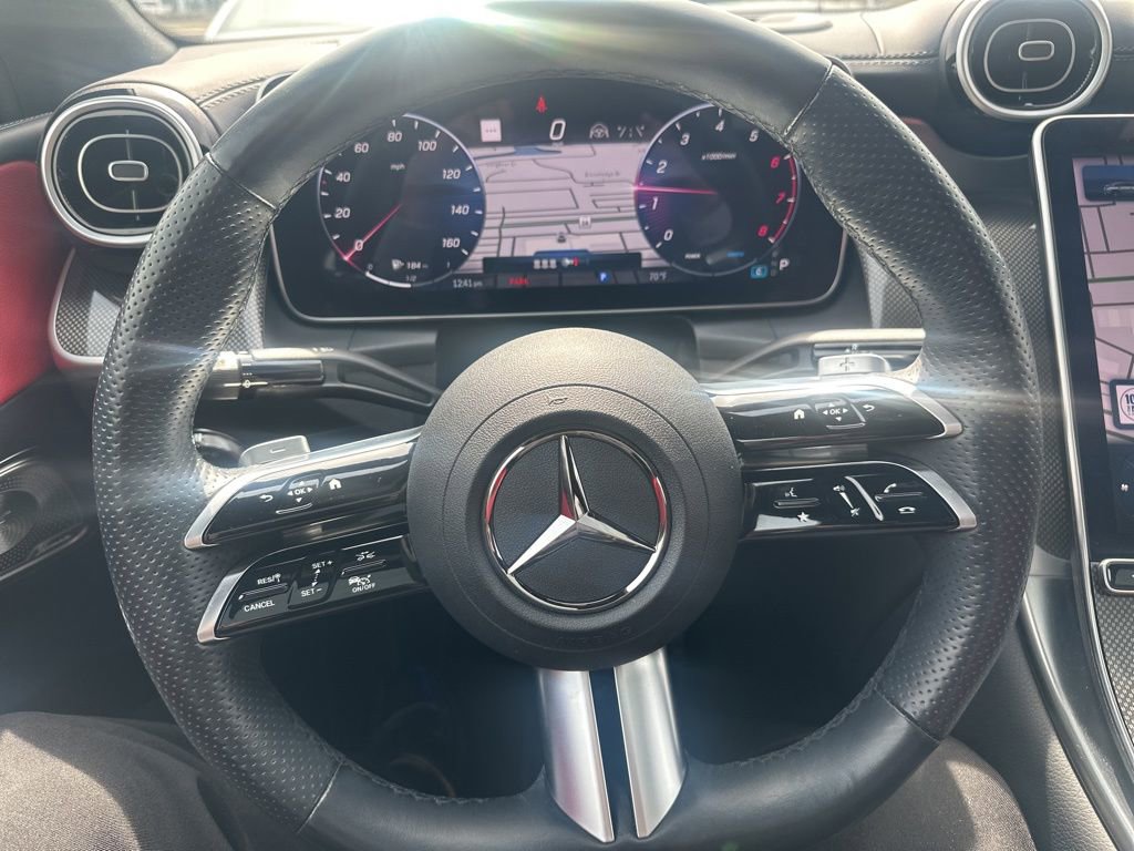 Used 2024 Mercedes-Benz GLC 300 4MATIC image 17